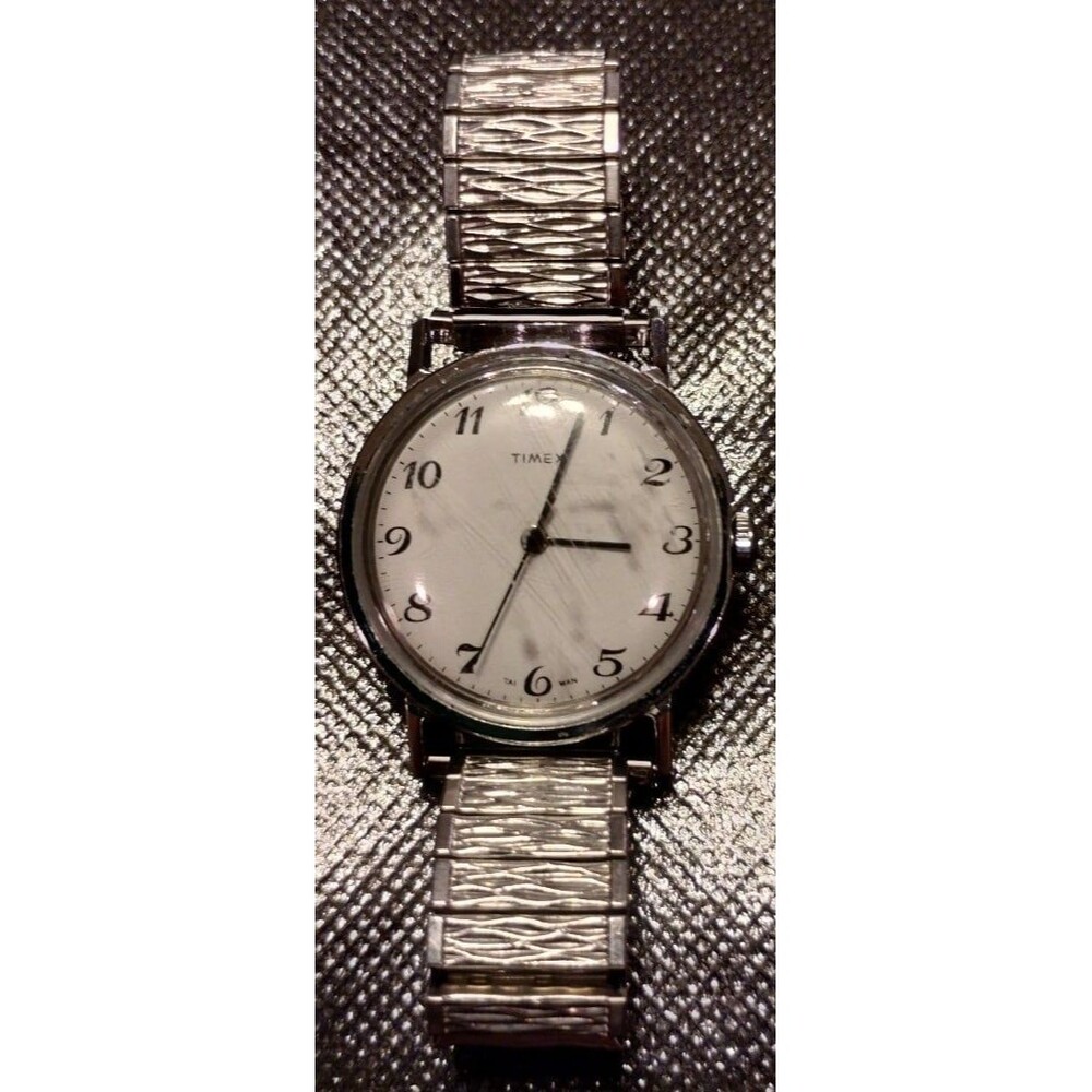 TIMEX VINTAGE MEN'S WATCH (WIND UP) NO BATTERY FLEX SILVER TONE BAND